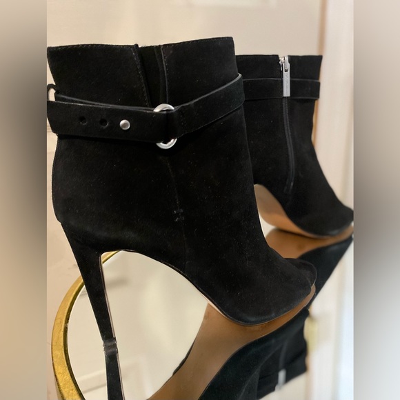 🖤GOOD CONDITION🖤 BCBGeneration| Open-Toe Booties| Size: 9 | 4 in. - Picture 6 of 8